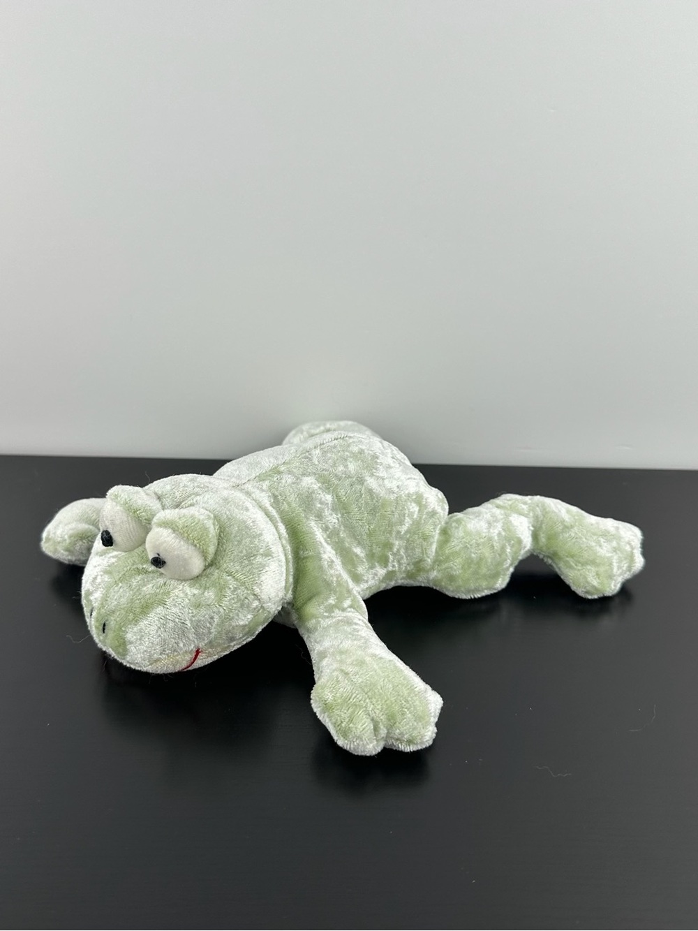 Russ Berrie Warts Frog 7” Green Beanie Toad Plush Stuffed Animal
